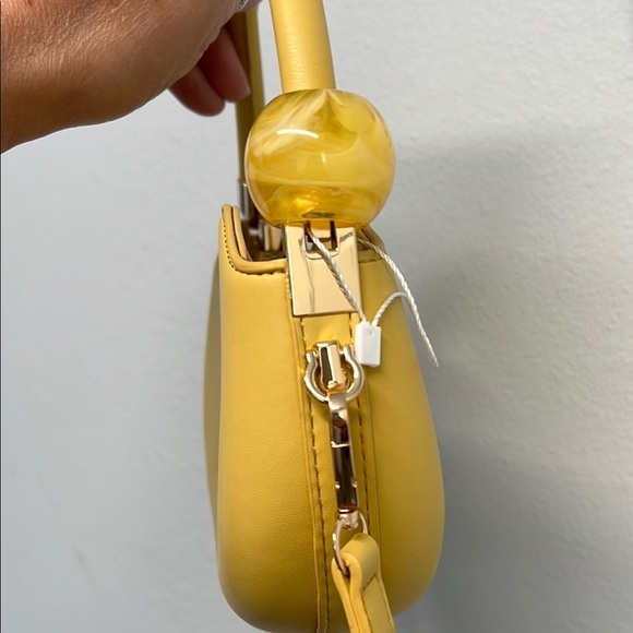 Melie Bianco | Jennie Recycled Vegan Crossbody Bag ✨Yellow - Picture 7 of 12